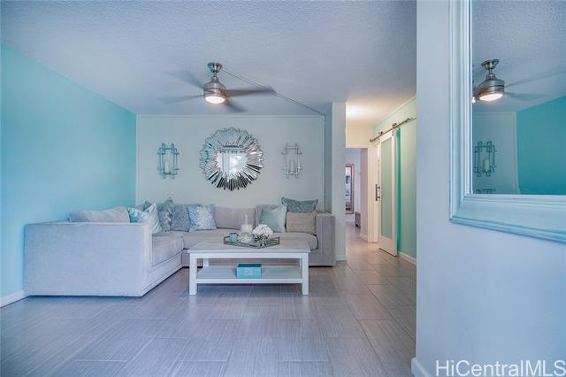 3103 Pualei Cir in Honolulu, HI - Foto de edificio - Building Photo