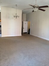 200 S Walnut St-Unit -Apt 2A in Muncie, IN - Foto de edificio - Building Photo
