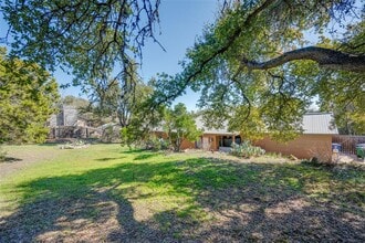 6936 Chinook Dr in Austin, TX - Building Photo - Building Photo