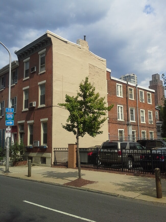 1535 Lombard St, Unit 2