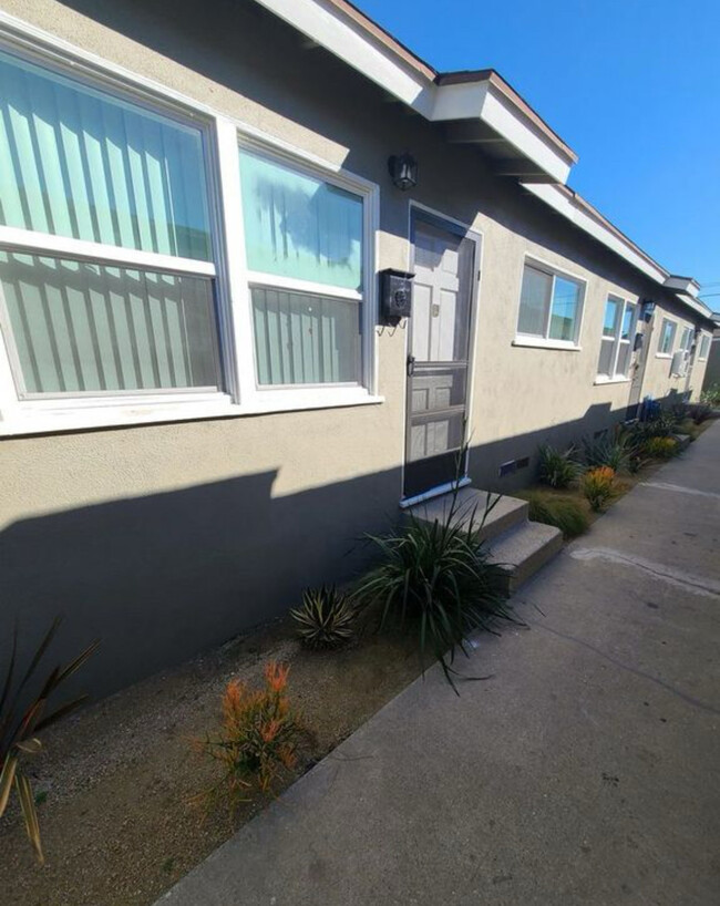 4122 W 120th St in Hawthorne, CA - Building Photo - Building Photo