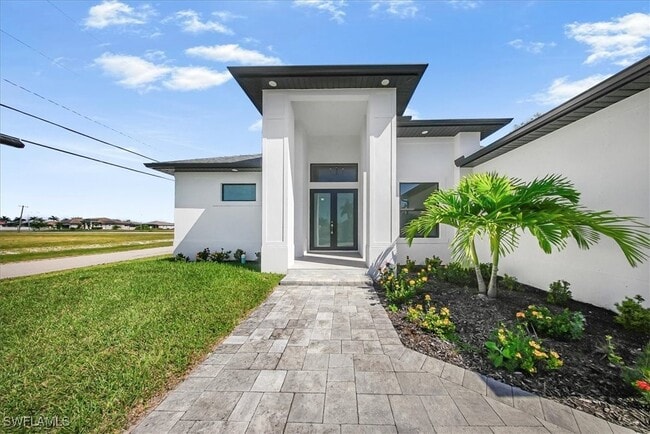 1123 NW 40th Pl in Cape Coral, FL - Building Photo - Building Photo