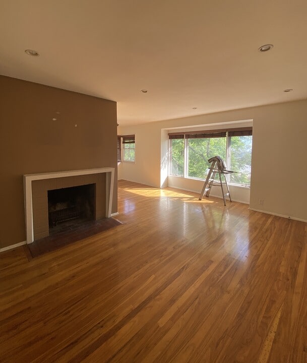 248 Mockingbird Ln, Unit 4 in South Pasadena, CA - Foto de edificio