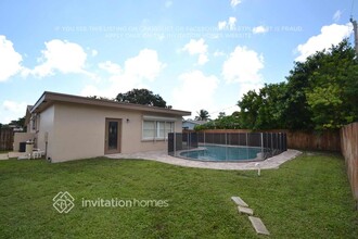 3405 S Longfellow Cir in Hollywood, FL - Building Photo - Building Photo