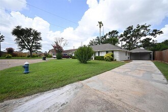 3007 Maple Grove Ln in Houston, TX - Building Photo - Building Photo