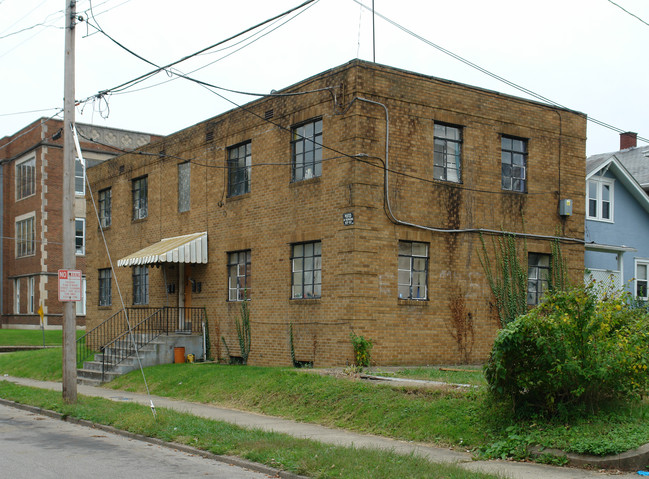 1427 Lewis St in Charleston, WV - Building Photo - Building Photo