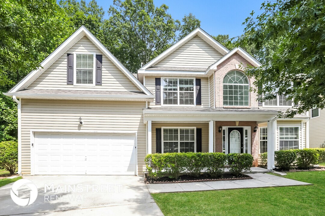 665 Lakeridge Ct in Covington, GA - Building Photo