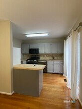 14 South St in Danbury, CT - Building Photo - Building Photo