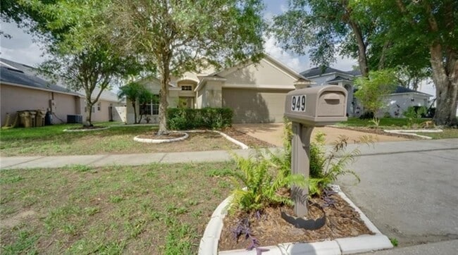 property at 949 Woodsong Way