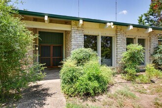 2412 Deer Pass in Austin, TX - Building Photo - Building Photo