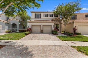 612 NE 193rd St in Miami, FL - Building Photo