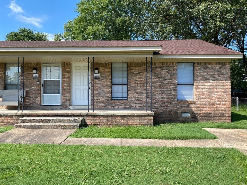 19 Foxboro Cv, Unit R in Jackson, TN - Foto de edificio