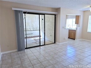 4730 Nara Vista Way in Las Vegas, NV - Building Photo - Building Photo