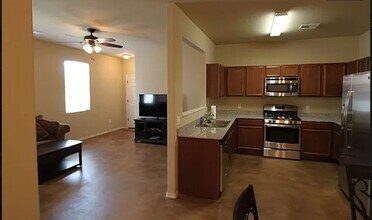 101 Ashley Dr in Edmond, OK - Building Photo - Building Photo