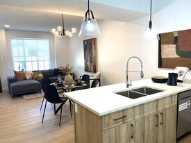 8309-8387 87 St NW in Edmonton, AB - Building Photo