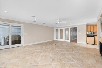 882 W Ocean View Ave in Norfolk, VA - Foto de edificio - Building Photo