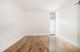 433 Pine Ave in Long Beach, CA - Building Photo - Building Photo