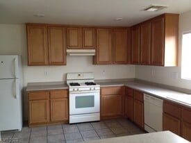 9016 Patrick Henry Ave