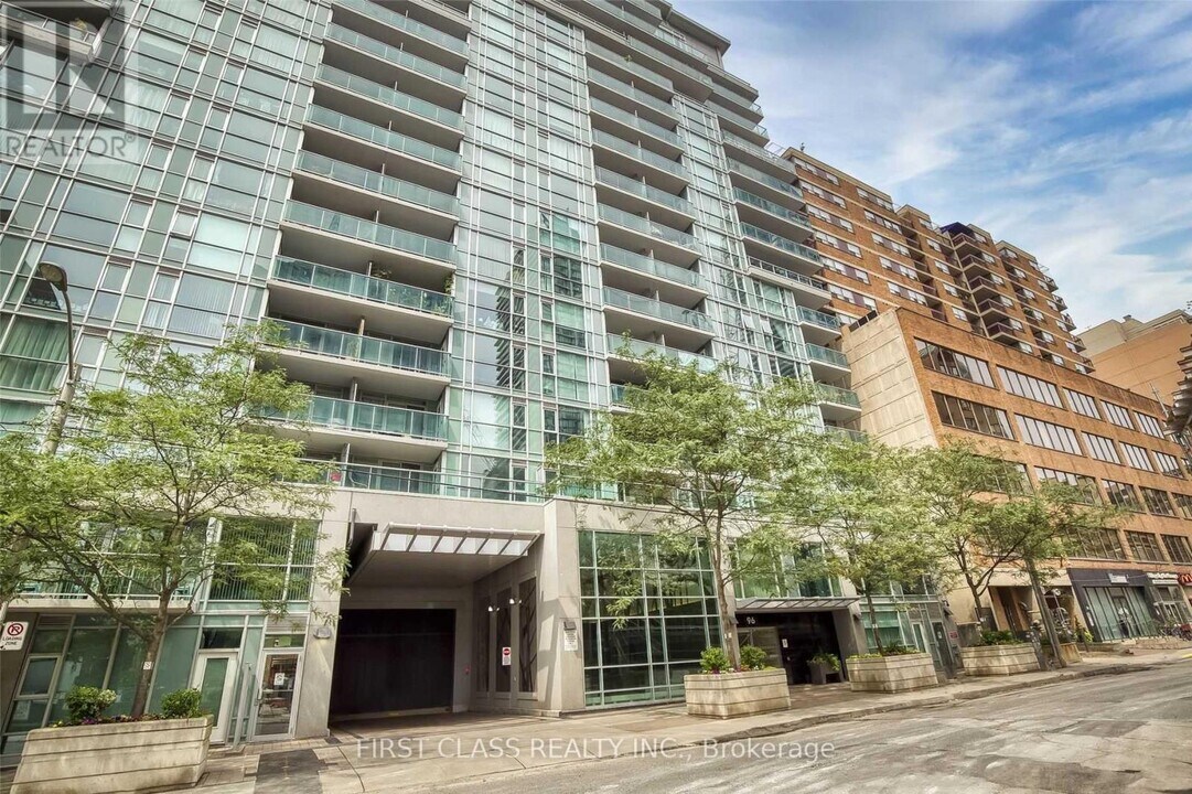 96-1496 St Patrick St in Toronto, ON - Building Photo