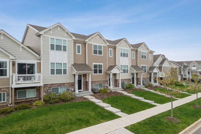 3831 Currant Ln in Elgin, IL - Building Photo - Building Photo