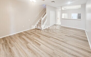 2462 Lake Woodberry Cir in Brandon, FL - Foto de edificio - Building Photo