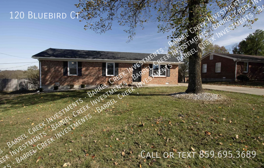 120 Bluebird Ct in Lawrenceburg, KY - Building Photo