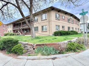 Parklane Apartments in Denver, CO - Building Photo - Building Photo