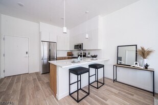 44 Irvine Turner Blvd in Newark, NJ - Building Photo