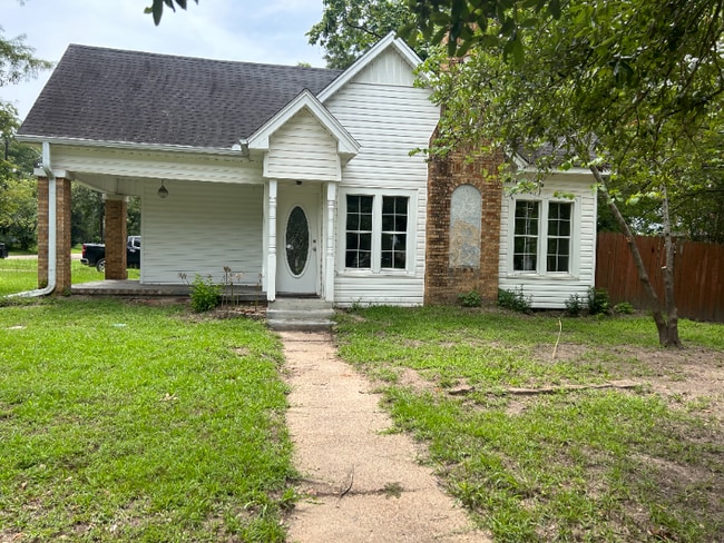 property at 120 S Montgomery St