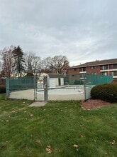 425 Abbott Farm Ln in Hudson, NH - Building Photo - Building Photo