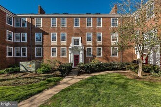 3888 Porter St NW in Washington, DC - Building Photo - Building Photo