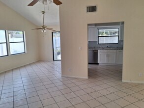 406 Sandpiper Ct in Edgewater, FL - Building Photo - Building Photo