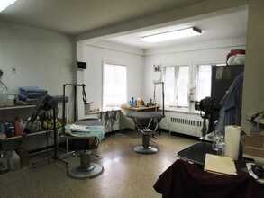 2 Linwood Ter in Caldwell, NJ - Building Photo - Interior Photo