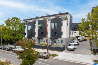 Inizio in Los Angeles, CA - Foto de edificio - Building Photo