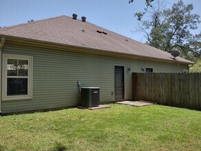 208 S Walnut St in Bryant, AR - Building Photo - Building Photo