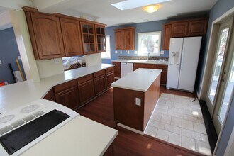 10002 N Whitworth Dr in Spokane, WA - Building Photo - Building Photo