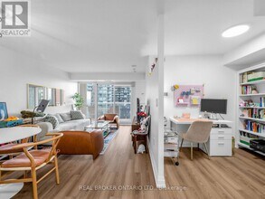 125 Western Battery Rd in Toronto, ON - Building Photo - Building Photo