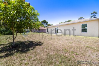1345 17th Ln SW in Vero Beach, FL - Building Photo - Building Photo