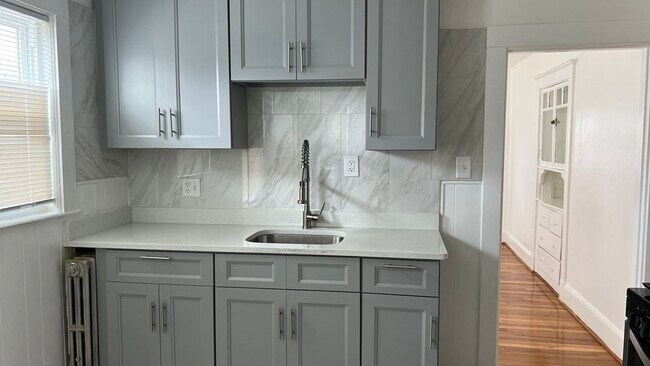 19 Appleton St in Quincy, MA - Foto de edificio - Building Photo