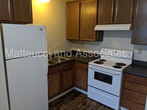 323 Locust St-Unit -7 in Lodi, CA - Building Photo - Building Photo