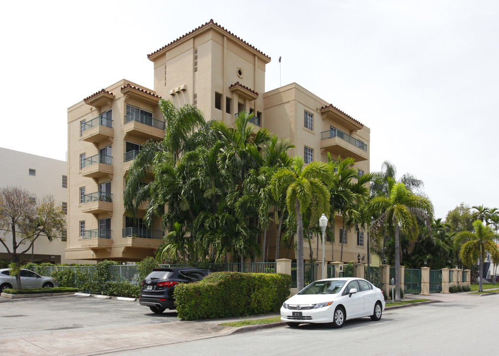 222 Madeira Ave in Coral Gables, FL - Building Photo