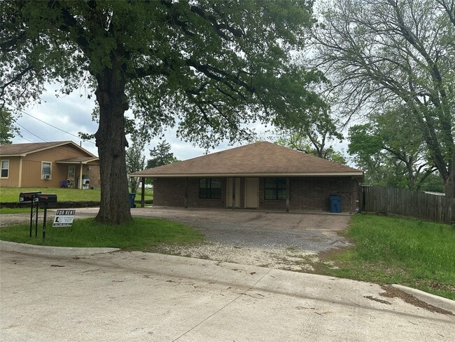 property at 224 Fairfield St