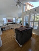 2036 Portsmouth St in Kill Devil Hills, NC - Building Photo