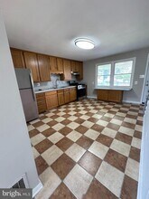 8100 N Boundary Rd in Dundalk, MD - Building Photo - Building Photo