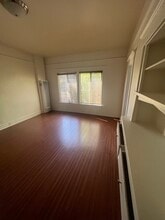 201 Toluca N St, Unit 6 in Los Angeles, CA - Building Photo - Building Photo