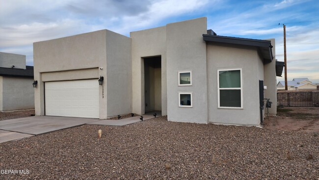 12053 Hidden Gdns in Socorro, TX - Building Photo - Building Photo