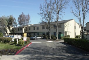 Cameron Villa in Modesto, CA - Building Photo
