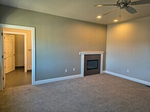 1377 Browning St in Redding, CA - Building Photo - Building Photo
