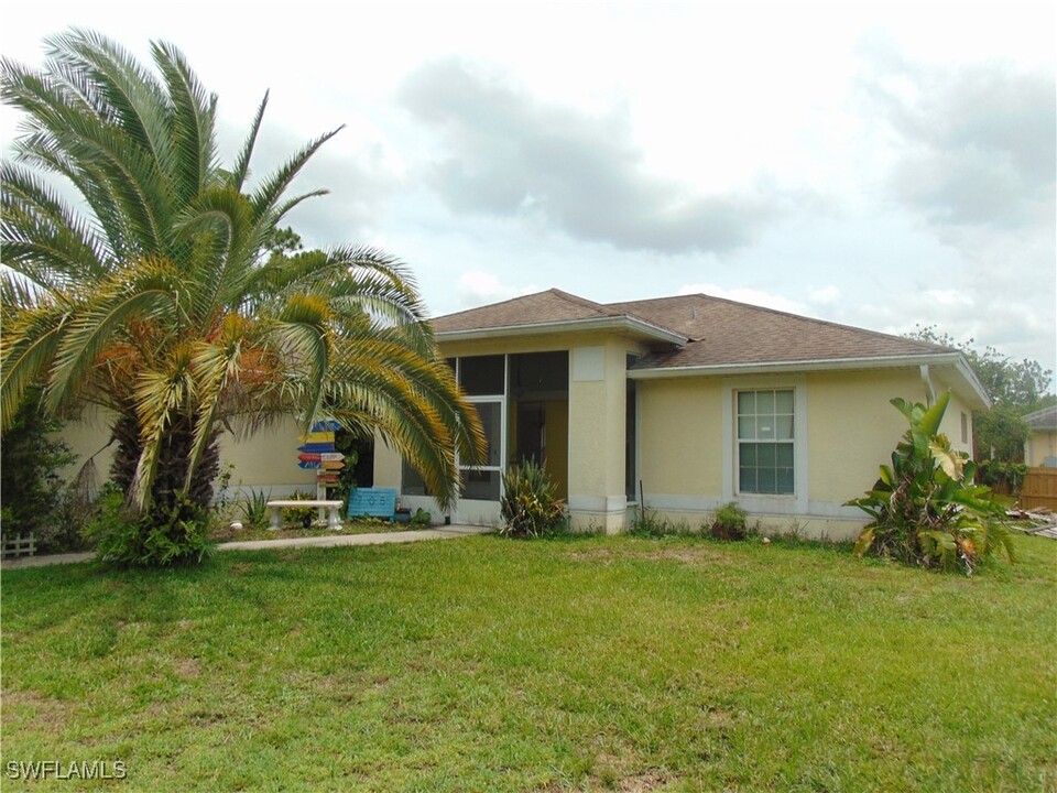 705 W 6th St in Lehigh Acres, FL - Building Photo