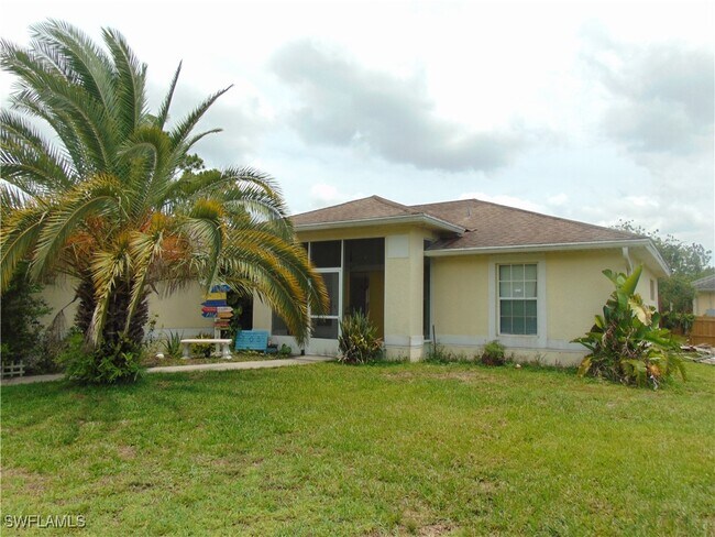 property at 705 W 6th St